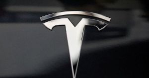 Tesla a închis oferta de acţiuni şi obligaţiuni în valoare de 2,7 miliarde de dolari